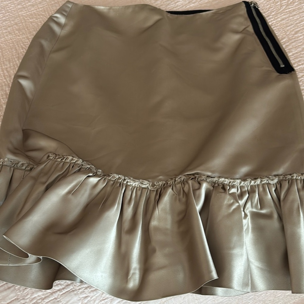 Poleci silk‎ ruffle skirt